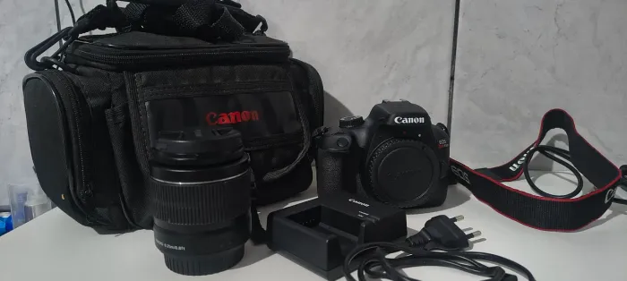 Câmera Canon T100