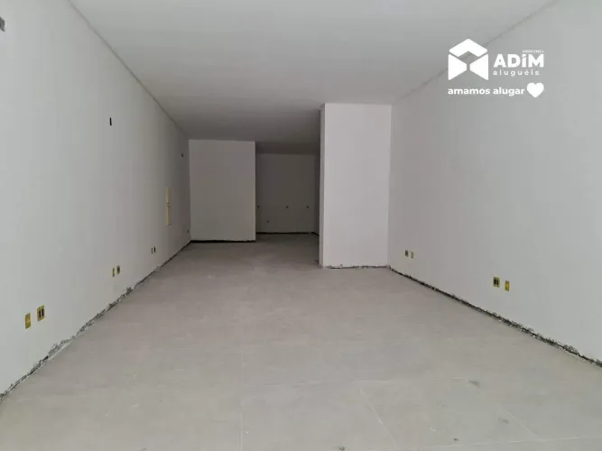 Sala Comercial para Alugar em Meia Praia, Itapema - 93,55 m², 1 Banheiro