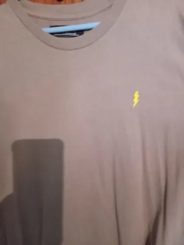 Camiseta da zoomp original e camiseta da viv leroa 
