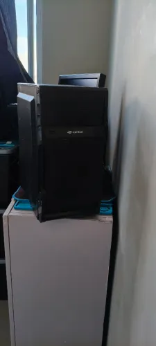 CPU i3 3.70ghz com 08 gb ram ddr4 e SSD 120 e placa mãe Asus.