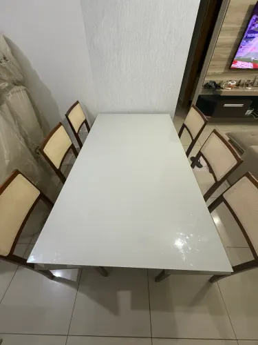 MESA DE JANTAR COM 6 cadeiras