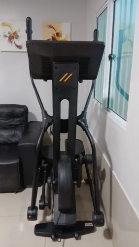 Elíptico Eletromagnético Profissional Le Forzz E-Verse | Estado de Novo!