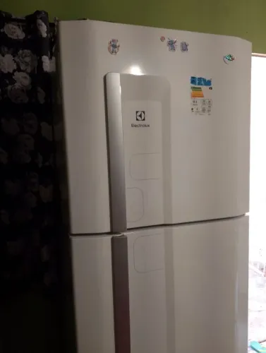 Geladeira Eletrolux grande 475L
