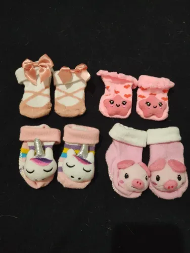 04 pares de meias meninas