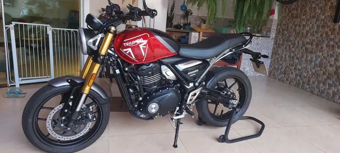 Triumph speed 400