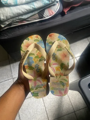 Chinelo havaianas farm 33/34