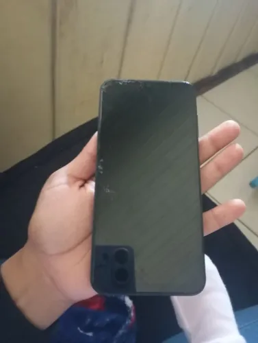 Vendo para retirar peças  funcionando normalmente só trocar tela 