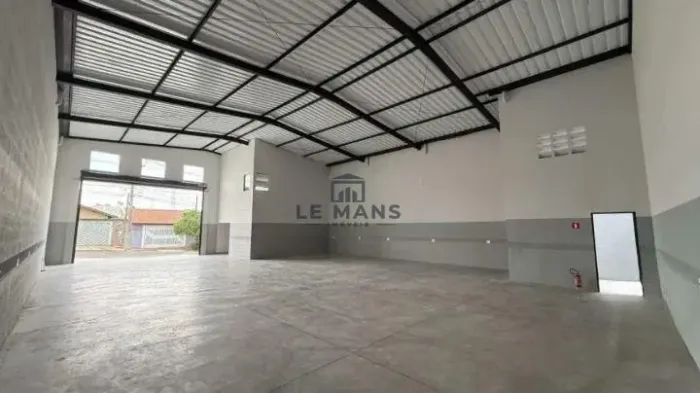 Barracão para alugar em Piracicaba, Vila Industrial, com 305 m²