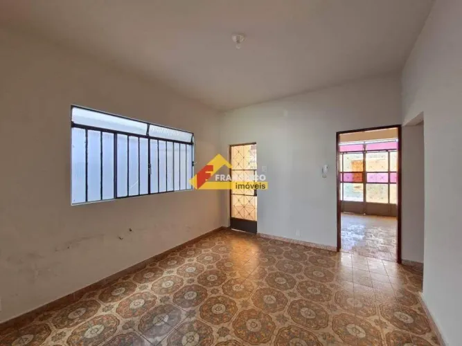 Casa para aluguel, 3 quartos, 1 suíte, 2 vagas, Planalto - Divinópolis/MG