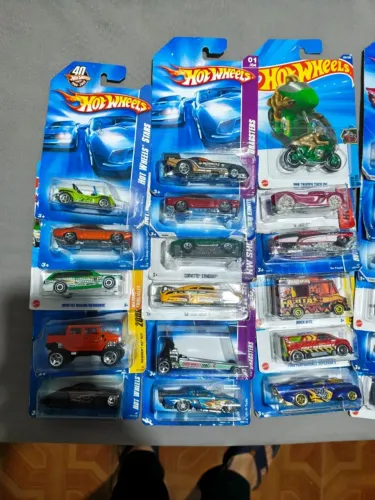 HOT WHEELS LOTE