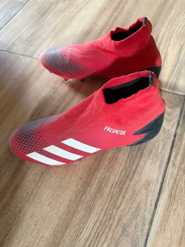 Chuteira Predator 19 Campo