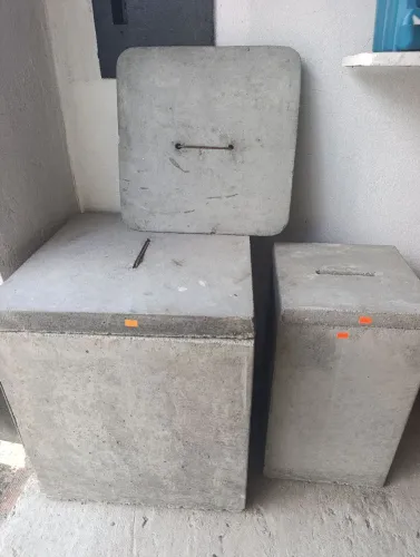 Caixa de esgoto de concreto