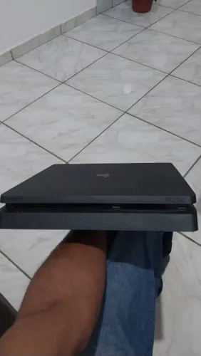 Vendo ps4 sim 1TB