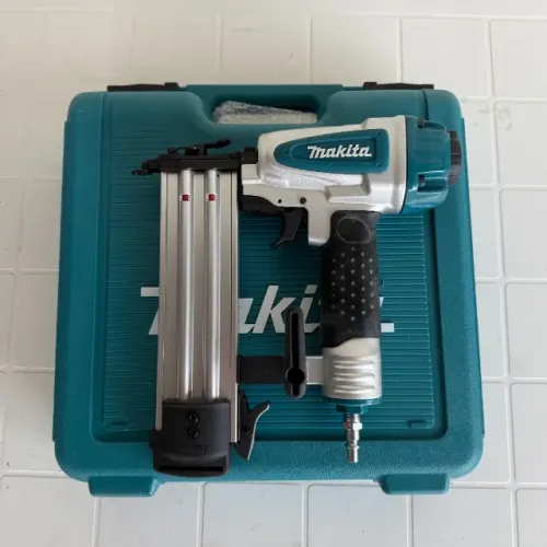 NOVO - Pinador Pneuma?tico Makita AF505N 50mm Maleta Profissional Marceneiro NF
