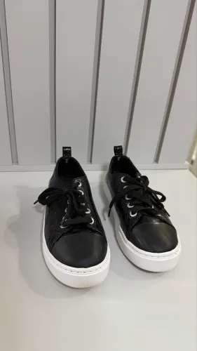 tenis santa lola 