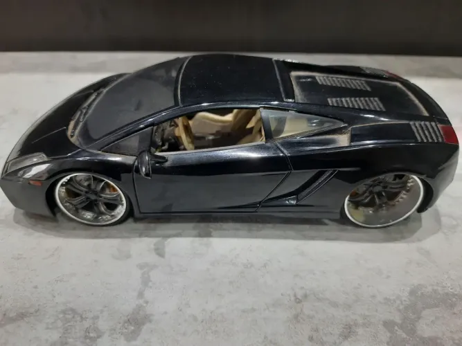 Miniatura Lamborghini Gallardo - Escala 1:18
