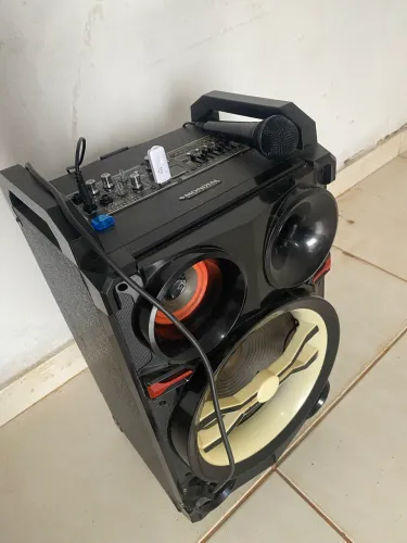 Caixa de Som Mondial Amplificada Grande Original + Microfone | Bluetooth e LED