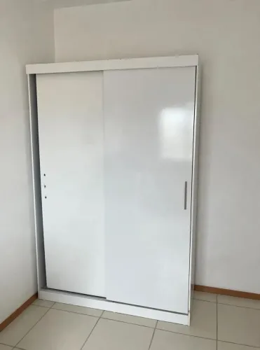 Doando guarda roupa e cômoda
