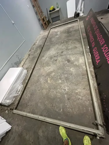 Estrutura de ferro para painel 