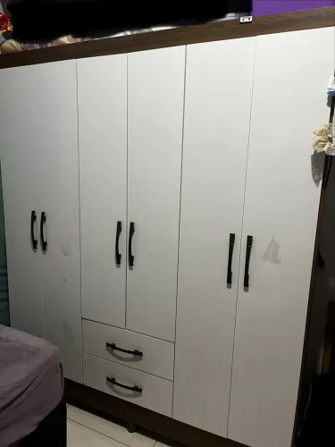 Guarda roupa 6 portas e duas gavetas