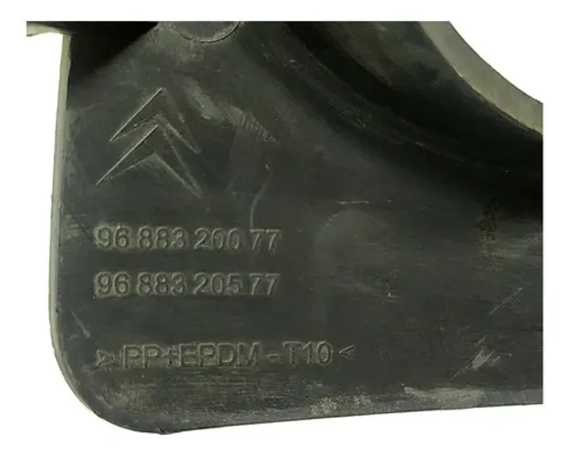 Moldura Farol Milha Direito Citroën C3 Picasso  2015 81632 Preto Direito