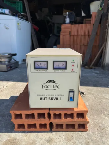 Regulador/Estabilizador de Voltagem AUT-5KVA-1 (1 Bobina) FACILTEC