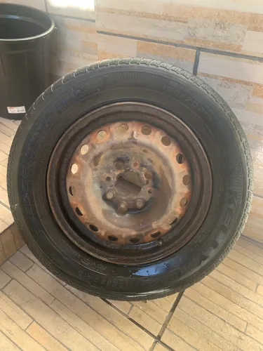 2 rodas aro 13 Fiat Uno 4x98 com pneus 165/70 | Bairro Dom Cabral