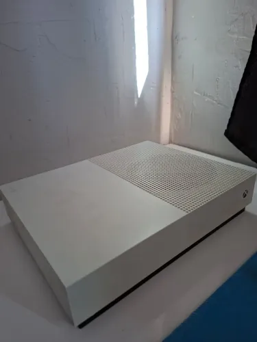 Xbox one s + 2 controles