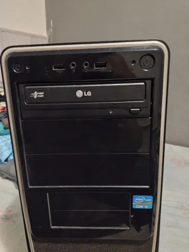 Vendo CPU em boas condições, funcionando perfeitamente!! No valor R$250,00 à R$300,00