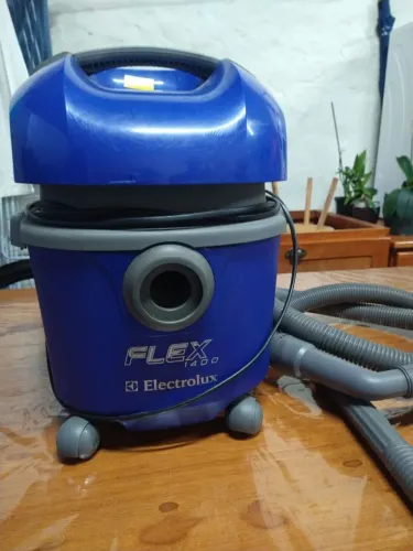 Aspirador de pó Electrolux com soprador 1400w