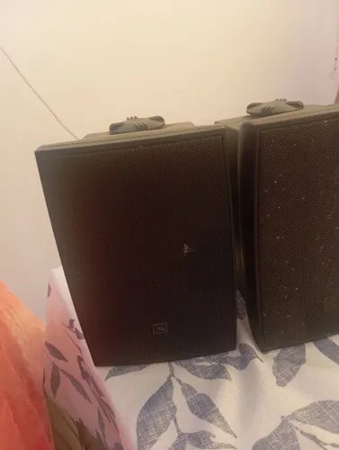 Caixa de som ambiente JBL