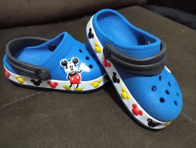 Crocs infantil