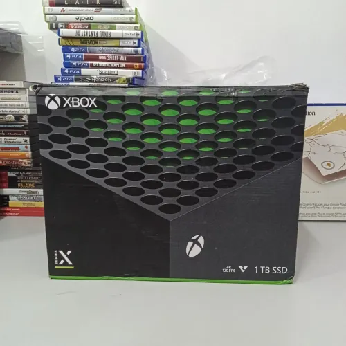 Vendo Xbox Series X 1TB SSD - Completo na Caixa Semi novo,aceito seu usado na troca