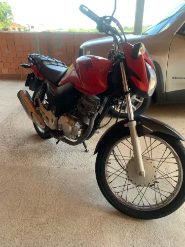 Vendo cg super conservada, aceita troca em carro maior valor