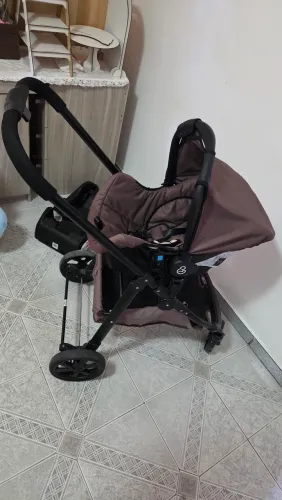 Carinho de bebe galzerano