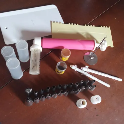 Kit completo para decorar bolo ideal para facilitar seu trabalho