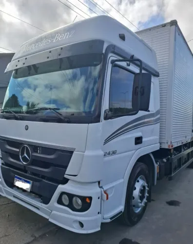 Vendo Caminhão Mercedes atego