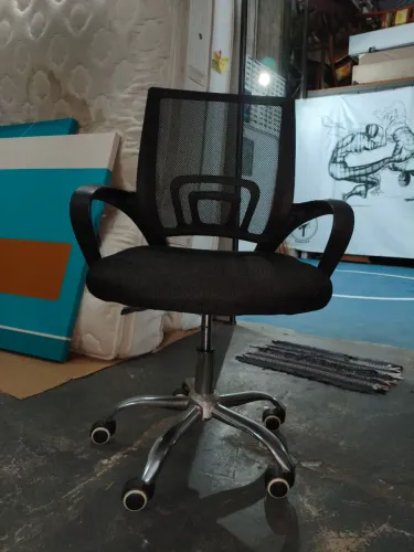 Cadeira de escritório ergonômica modelo diretor/secretária,