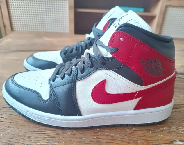 Tênis Nike Air Jordan Mid - Novo - BR 42