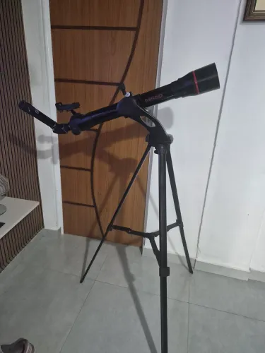 Telescopio da tasco com tripe