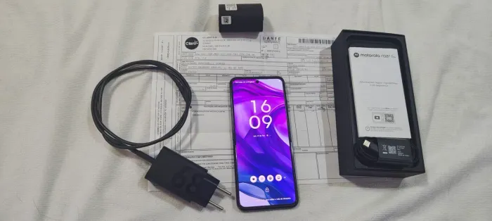 Vendo Motorola Razr 50 Ultra - Na Caixa com NF