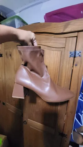 BOTA DE SALTO SUPER CONFORTÁVEL 