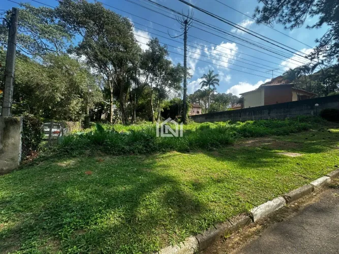 Terreno à venda no condomínio Pinheiros Tênis Village em Caucaia do Alto