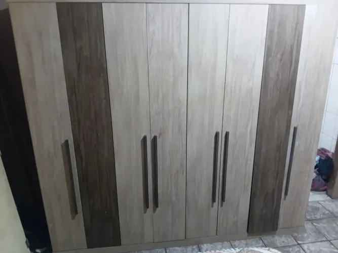 Guarda roupa 8 portas