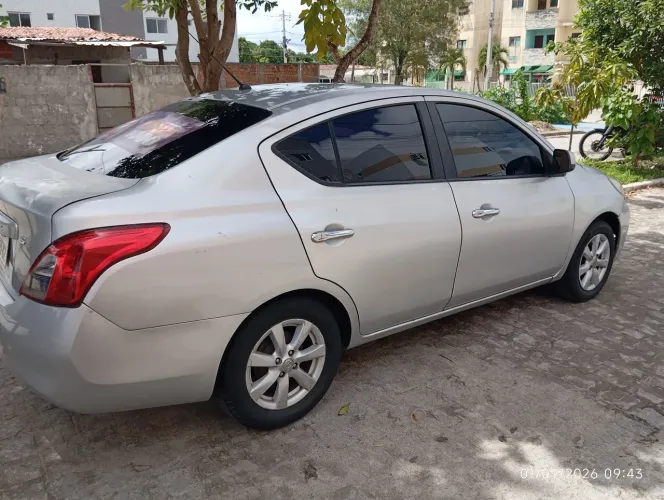 Nissan Versa SL 1.6 16V Flex Fuel 4P Mec. 2013