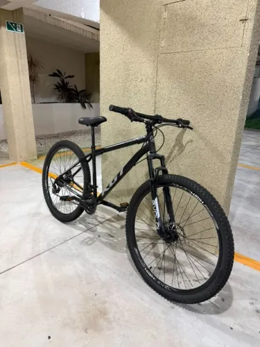 Bicicleta KGT Aro 29 - 21 Marchas / Freio a Disco + Cadeado