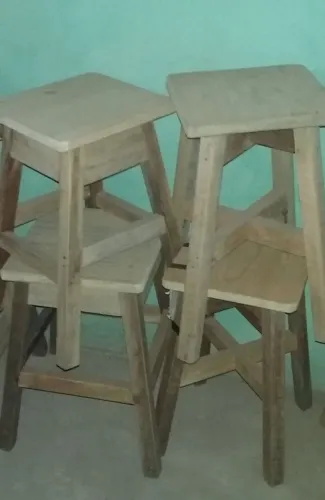 Vendo 4 bancos novos