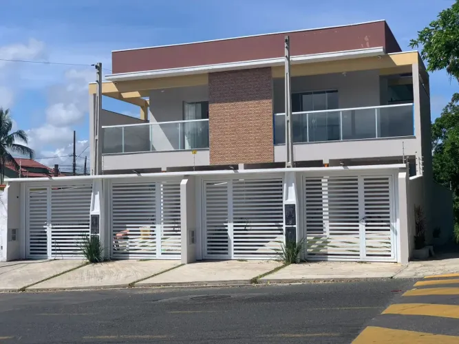 Casa para venda com 96 metros quadrados com 2 quartos