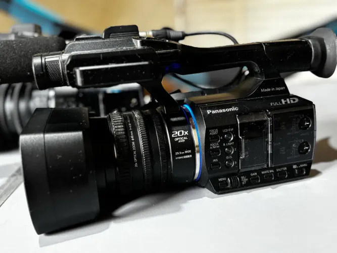 ? Vende-se duas filmadoras Panasonic Full HD AG-AC90!