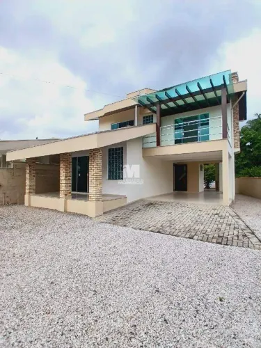 Casa semimobiliada no Centro de Guabiruba!